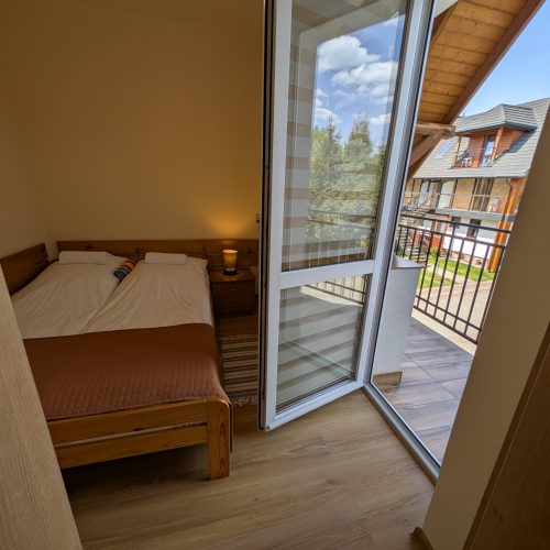 PXL_20250429_122411258.MP